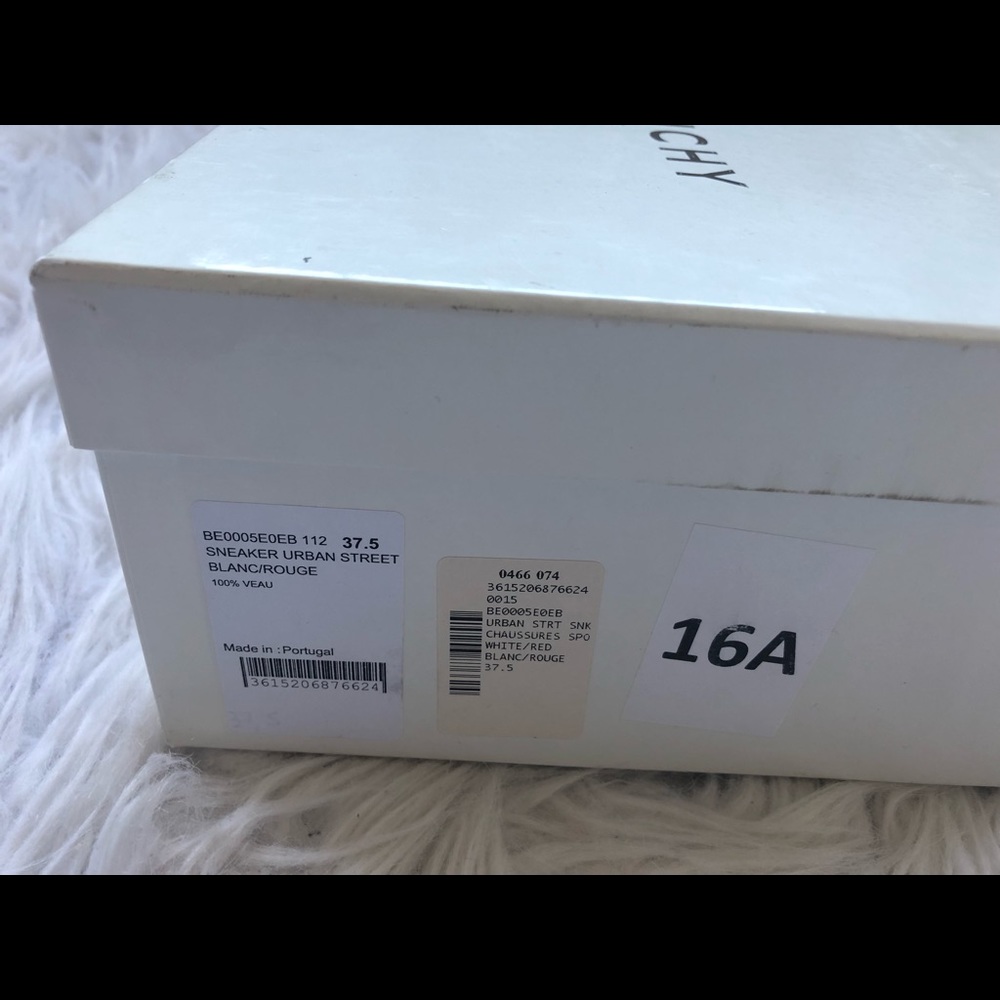 Givenchy White Box - Picture 2 of 2